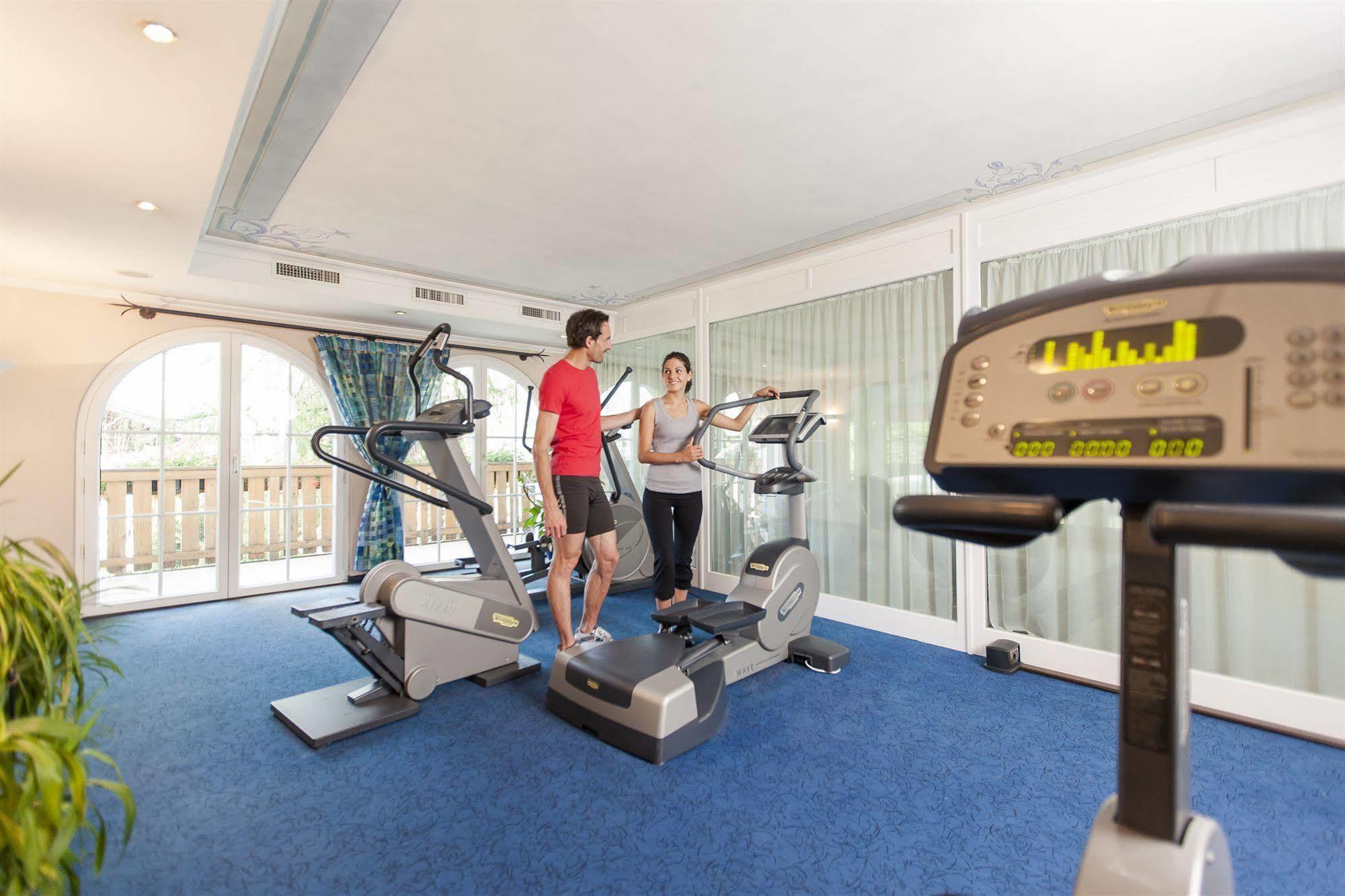 Wellnesshotel Erica ノーヴァ・ポネンテ エクステリア 写真